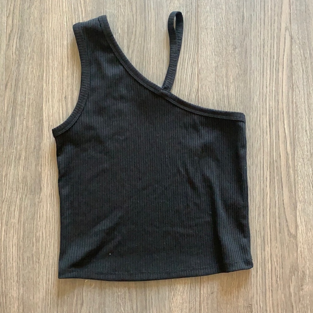 One shoulder cropped top